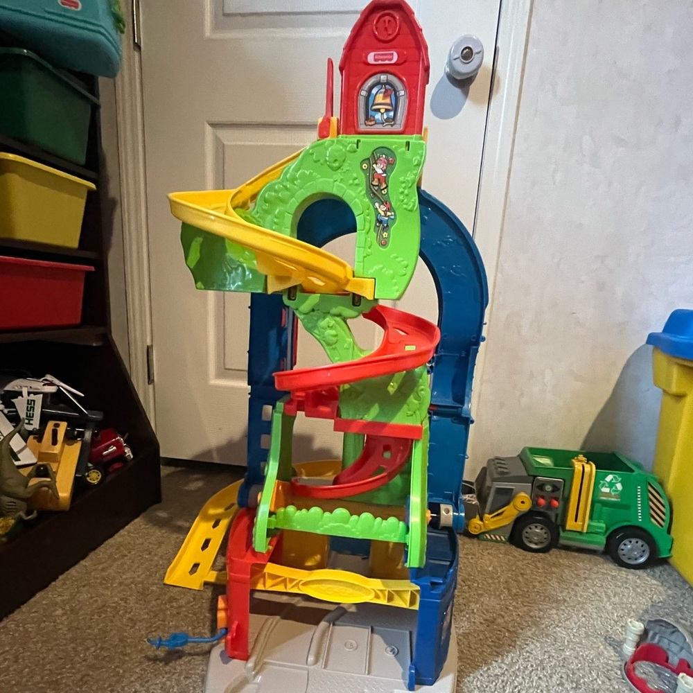 Hot wheels little people track